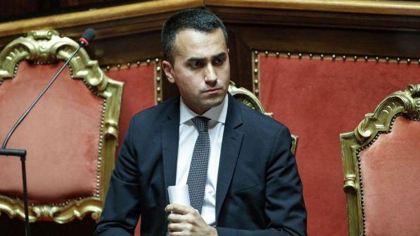 Di Maio: "Il governo va avanti, con il M5s l'Iva non aumenterà"