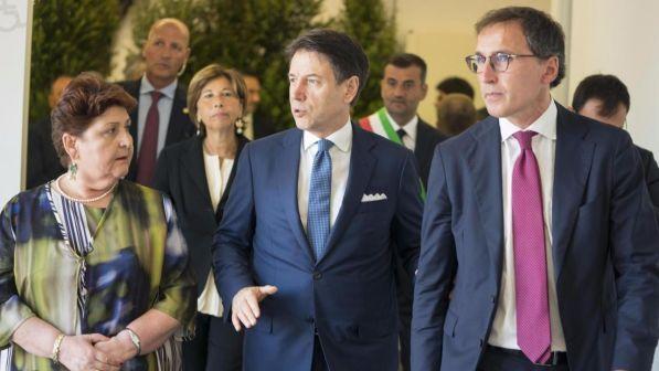 Conte: "Giù tasse a redditi medio-bassi e a imprese"