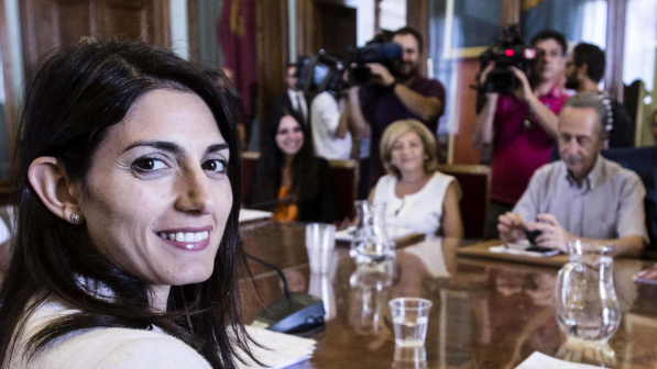 Roma nella bufera, Raggi: "Io non mi spavento" | Scelto il nuovo capo dell'Atac: è Manuel Fantasia