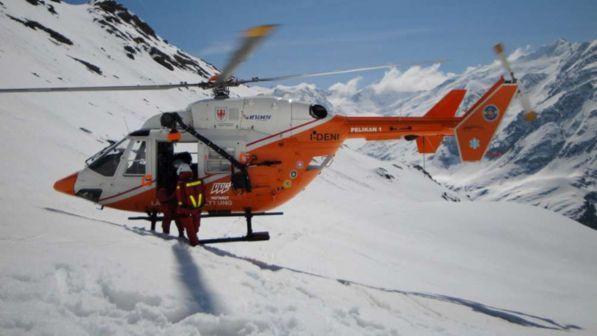 Valanga in Valtellina, soccorritori cercano sci-alpinista