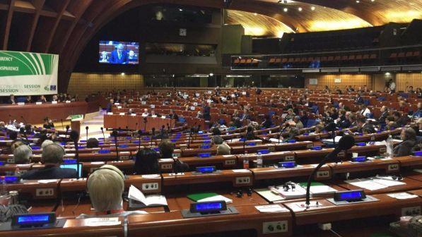 Il Consiglio d'Europa contro i politici italiani: "Incitano all'odio"