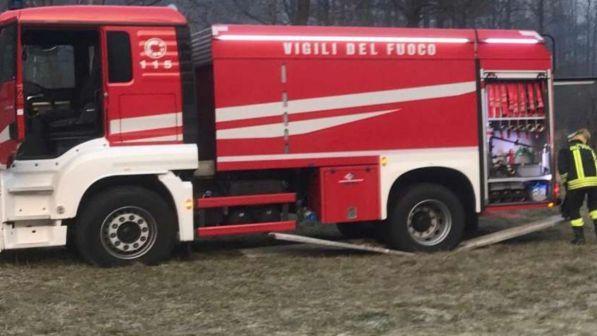 Ancona, azienda di materie plastiche in fiamme