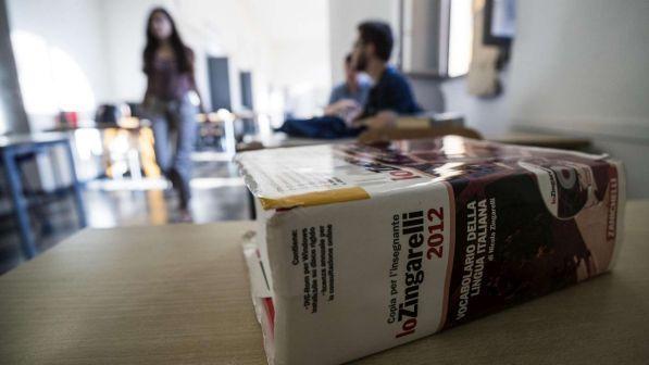 Bologna, prof bullizzato da studente: "Mio padre pugile ti spacca la testa"