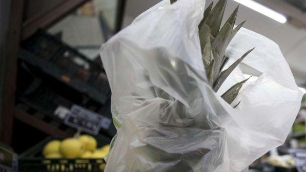 Milioni di sacchetti non biodegradabili sequestrati tra Roma e L'Aquila