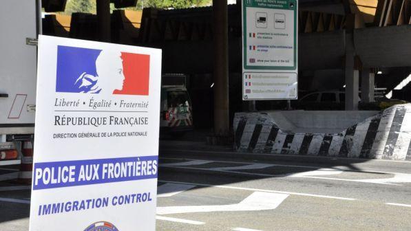 Valle d'Aosta, 40 migranti fermati al traforo del Monte Bianco