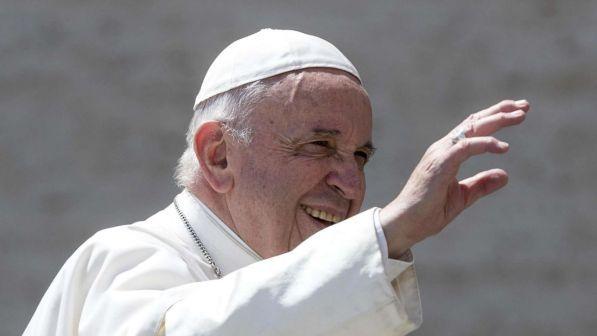 Papa: "Esclusione verso migranti è segno di declino morale"