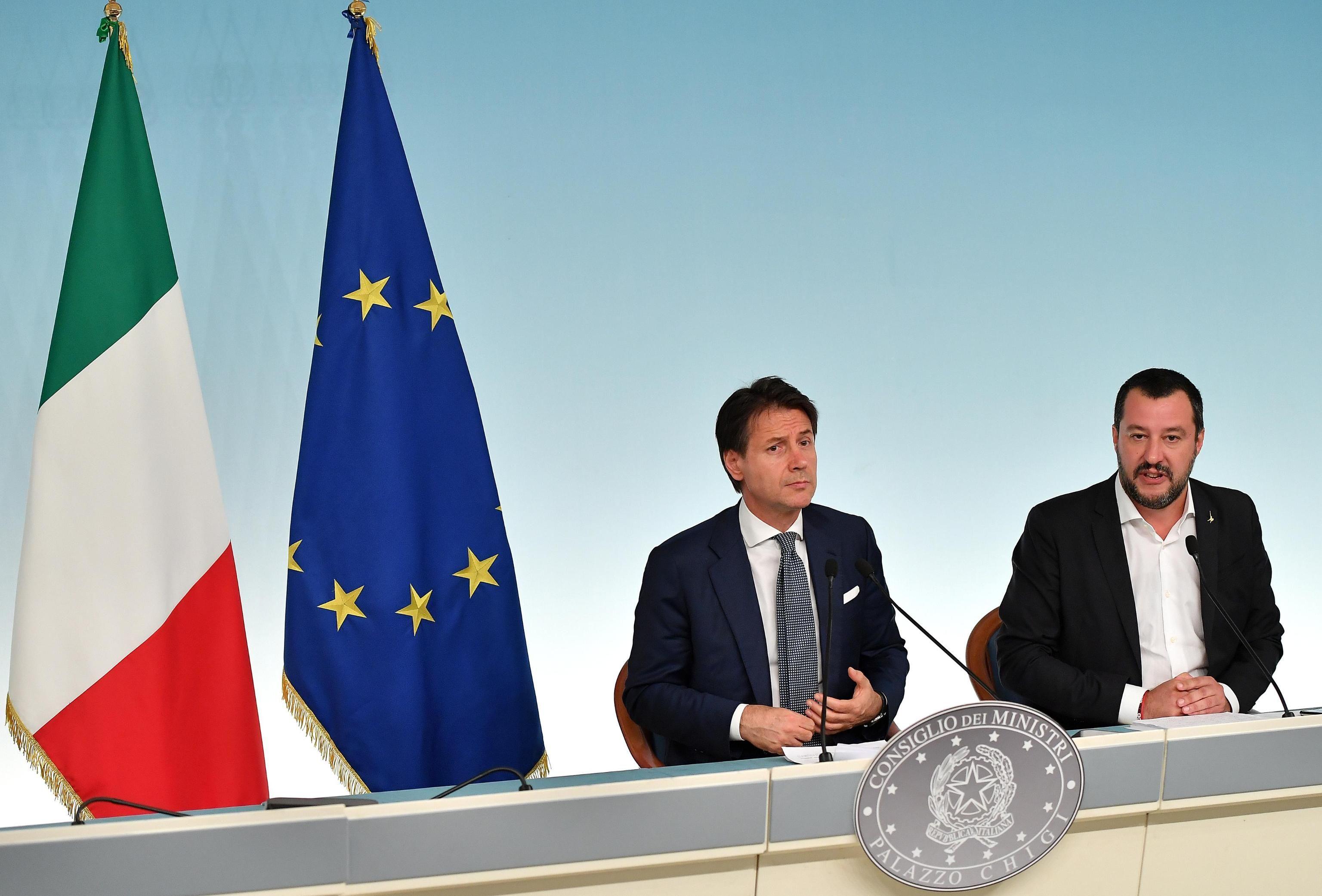 Dl fisco, Salvini: riscriviamolo da zero ma non passo per scemo, voglio copia del testo