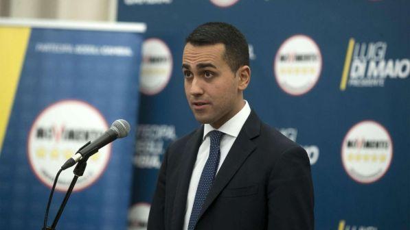 Di Maio tende la mano al Pd: "Via l'ascia di guerra per dare un governo al Paese"