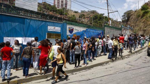 Voto Venezuela, Ue minaccia sanzioni per irregolarità