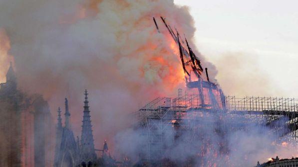 Incendio Notre-Dame, Trump: terribile, è parte della nostra cultura