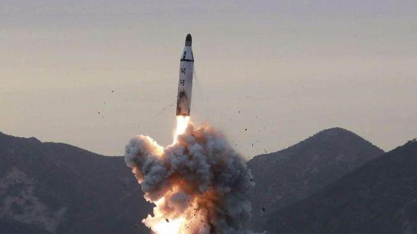 Lancio missile Pyongyang, Giappone: minaccia senza precedenti
