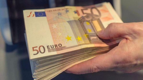 Manovra, stop agli stipendi in contanti: sì da Commissione lavoro a proposta Pd