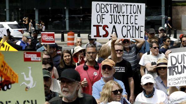 Usa, migliaia in piazza contro Trump: "Avviare l'impeachment"