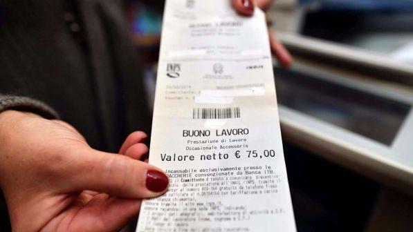 Il Pd si spacca, gli orlandiani non votano i "nuovi voucher" in commissione