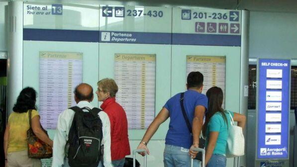 Aerei, doppio sciopero dei controllori di volo Enav: oltre 700 voli cancellati