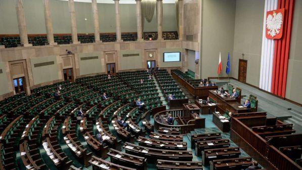 Polonia, il Parlamento fa retromarcia sulla legge sull'Olocausto