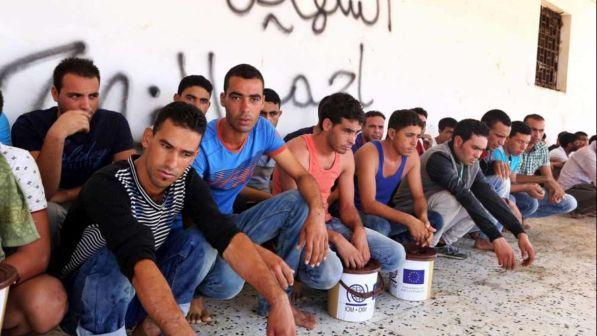 Oim Libia: 10mila migranti in 20 centri sotto il sole