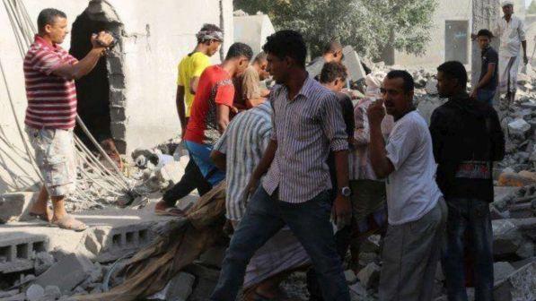 Yemen, coalizione saudita apre inchiesta su raid contro scuolabus