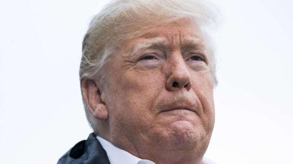 Trump non firma legge anti-shutdown, vuole fondi per il muro con il Messico