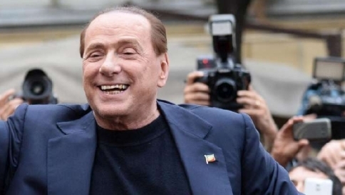 silvio berlusconi, caserta, salerno, voto, regionali, comizio