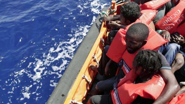 Migranti, marina Libia: 180 soccorsi in mare in viaggio verso Europa