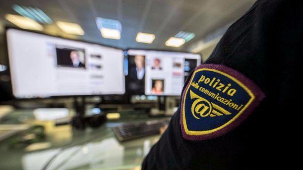 Minori adescati online e violentati, arrestato operaio nel Reggino