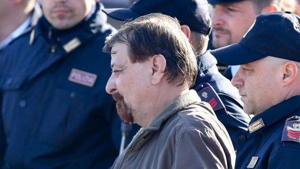 Battisti, Salvini: "I governi stranieri restituiscano i terroristi"