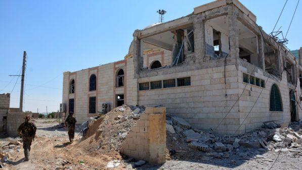 Siria, almeno 17 morti in raid aerei statunitensi su Raqqa