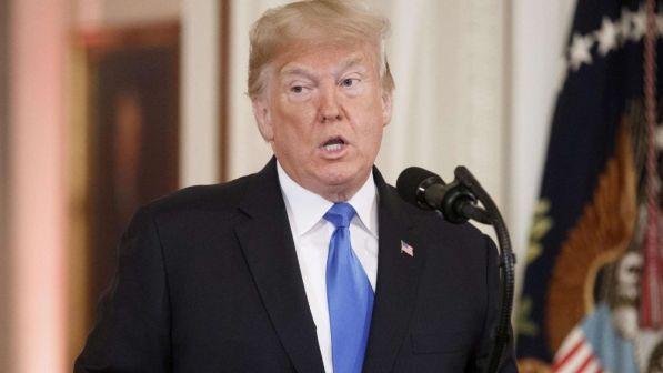 Trump: "Impeachment? Volete vedere crollare la Borsa"