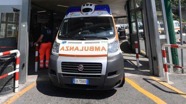 Pavia, bimba di due anni cade dal balcone: è grave
