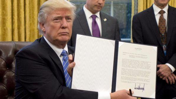 Trump:"Tra 90 giorni riprenderemo coi visti, non è bando anti islam"