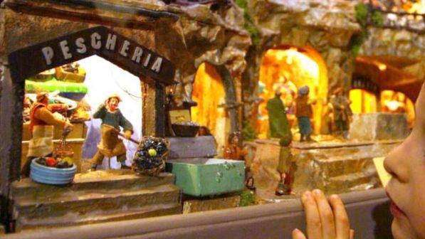 Bari, rissa tra mamme per il posto in prima fila alla recita scolastica di Natale: la preside annulla la festa