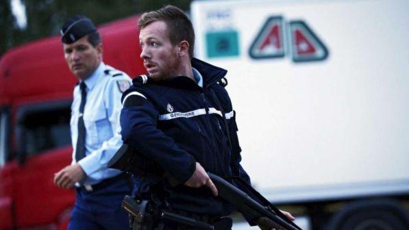Lourdes, assalto delle teste di cuoio: ostaggi liberati ed ex militare arrestato