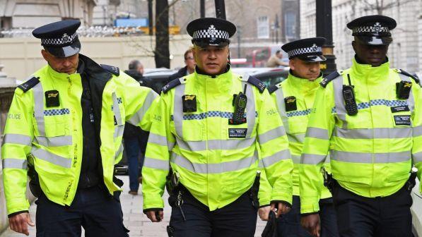 Londra, uomo ferito a colpi di machete: si sospetta attacco omofobo