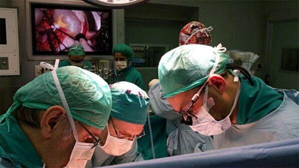 Trapianti, per la donazione del rene le donne sono più altruiste degli uomini