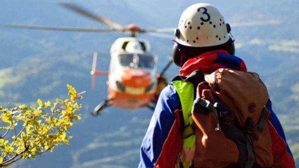 Scalatore precipita sulle Alpi Apuane, muore 43enne ligure