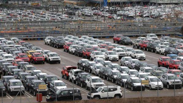 Auto, allo studio del Mit regole per la targa "personalizzata"