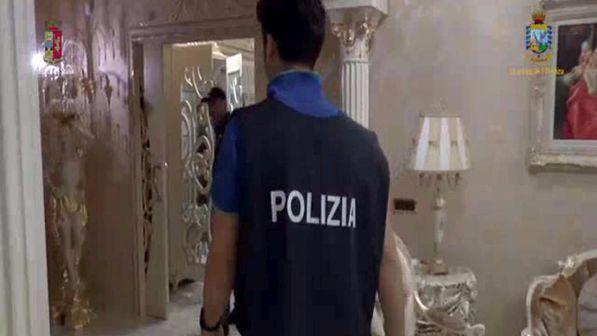 Camorra, anche un finanziere "infedele" tra gli uomini del boss di Scampia