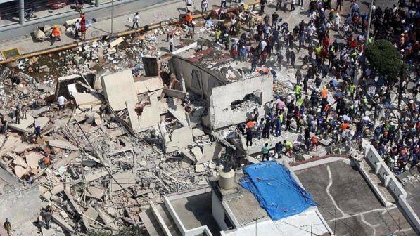 Terremoto in Messico, bambina viva sotto macerie scuola crollata