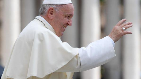 Papa: occorre accogliere quanti migranti si può, Italia generosa