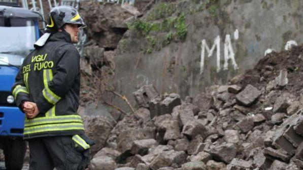 Genova, cede muro contenimento: traffico ferroviario in tilt