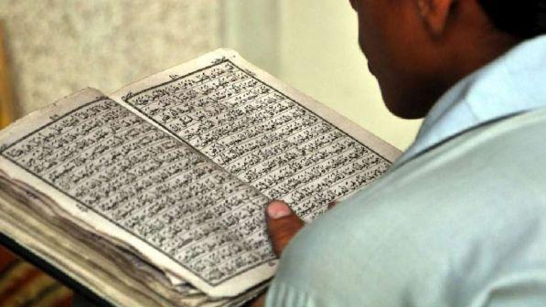 Pisa, ragazzini percossi con le mazze per imparare il Corano: due arresti