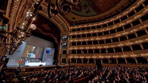 "Cercasi addetto stampa senza difetti fisici": è polemica per il bando del Teatro San Carlo di Napoli