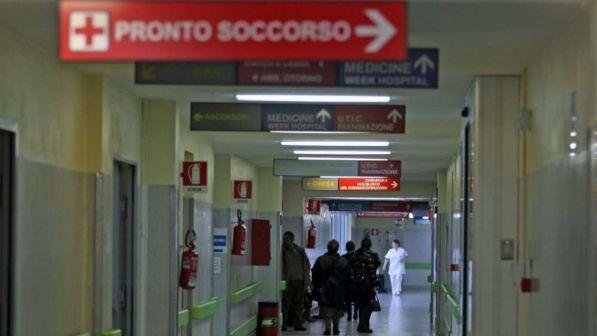 Salerno, si sveglia dall'anestesia e parla in inglese: mistero in ospedale