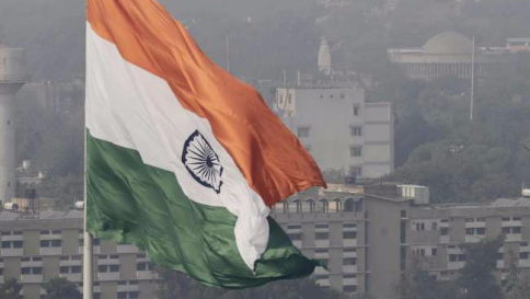 India, stupra e dà fuoco a 15enne