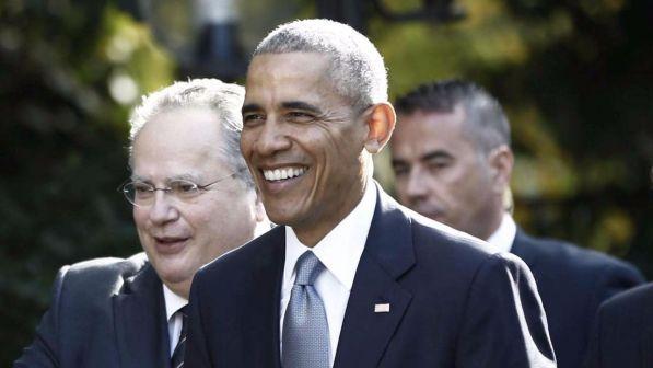 Usa, Obama apre alla legalizzazione: "Bisogna trattare la marijuana come sigarette e alcol"