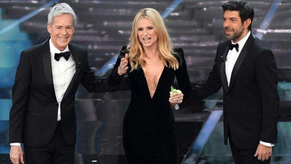 Sanremo 2018: è Fiorello Show, Michelle Hunziker travolge con il sorriso