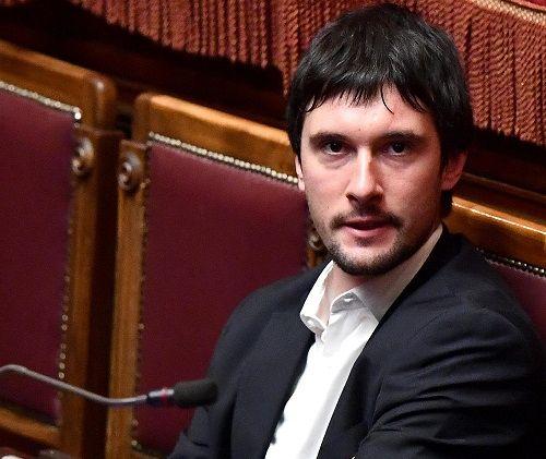 M5s, primo giorno alla Camera anche per Cecconi: "La rinuncia al seggio? Scritta sulla carta igienica"