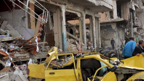 Siria, raid aerei: 19 civili morti
