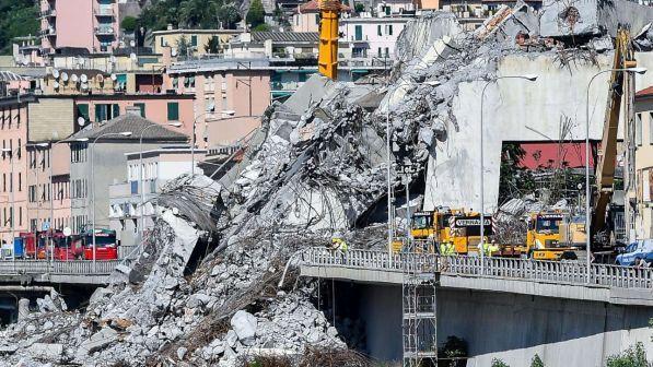 Crollo ponte, procuratore Cozzi: ipotesi di un attentato è delirante